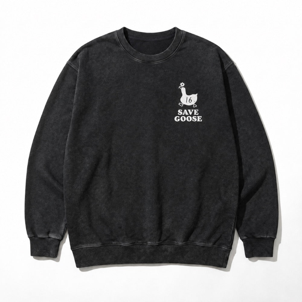 Vintage Black Oversized Sweatshirt with Goose Illustration