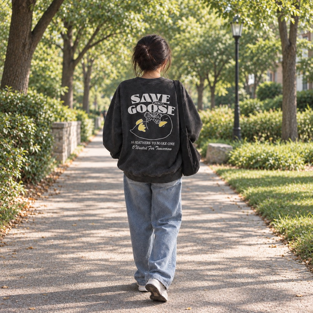 Vintage Black Oversized Sweatshirt with Goose Illustration
